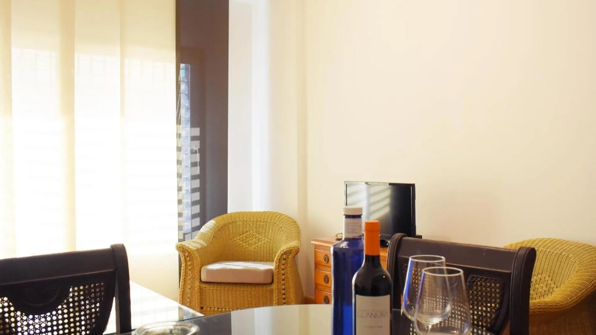 Encina'S Home: Bonito Apartamento De Dos Dormitorios Cerca Del Centro Historico Malaga