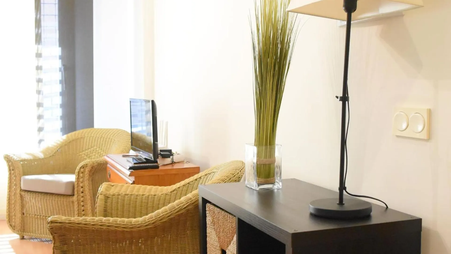 Apartment Encina'S Home: Bonito Apartamento De Dos Dormitorios Cerca Del Centro Historico Malaga