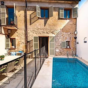 albuqassim-a-modern-townhouse-in-pollensa-with-heated-pool.allmallorcahotels.com/